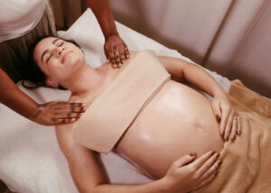 Soin prénatal : Top 5 des massages femme enceinte en spa