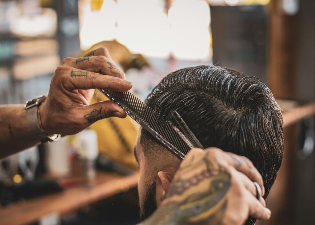 homme-chez-le-coiffeur