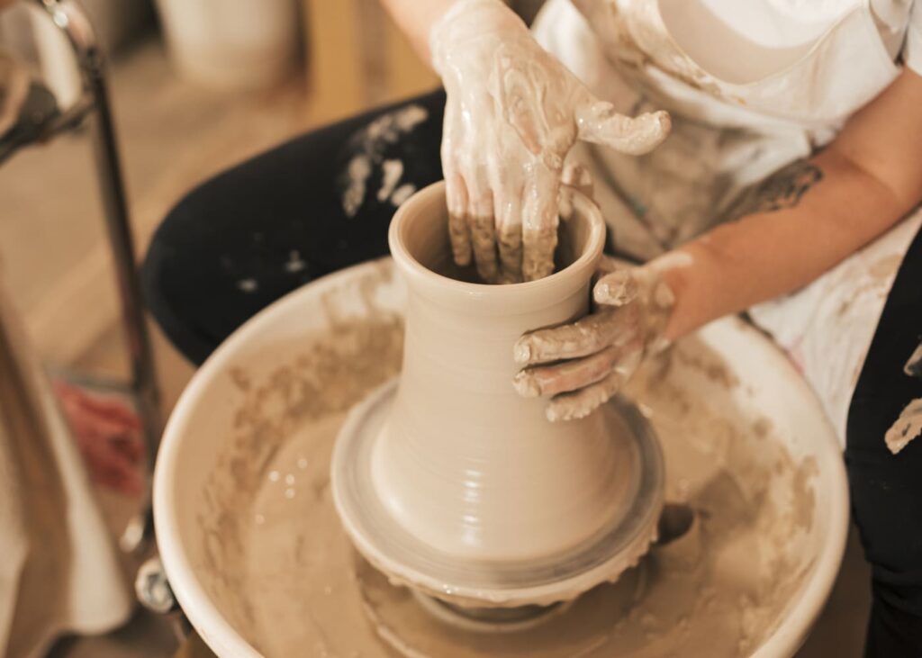 poterie-mains-femme