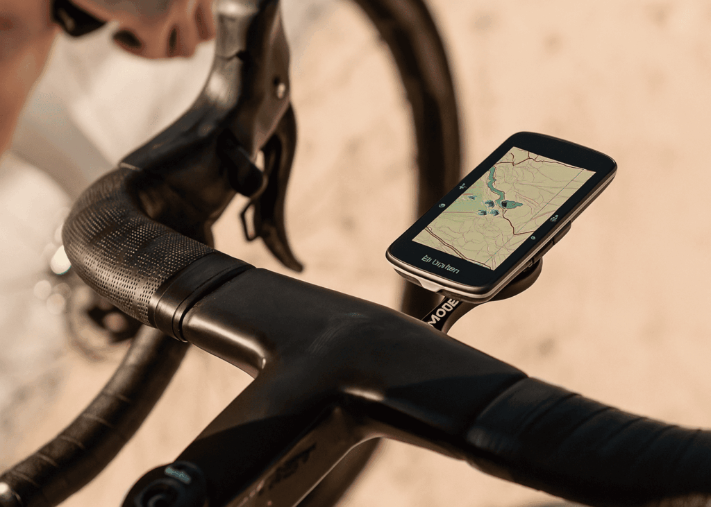 compteur-gps-pose-sur-un-guidon-de-velo