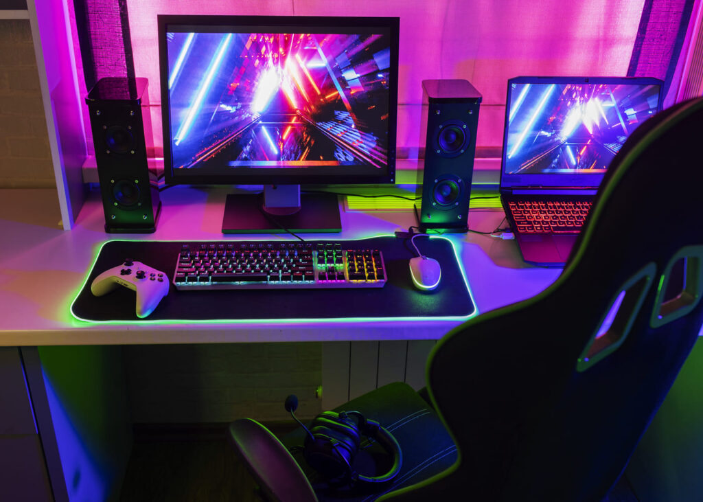 configuration-de-jeu-a-angle-eleve-avec-ordinateur