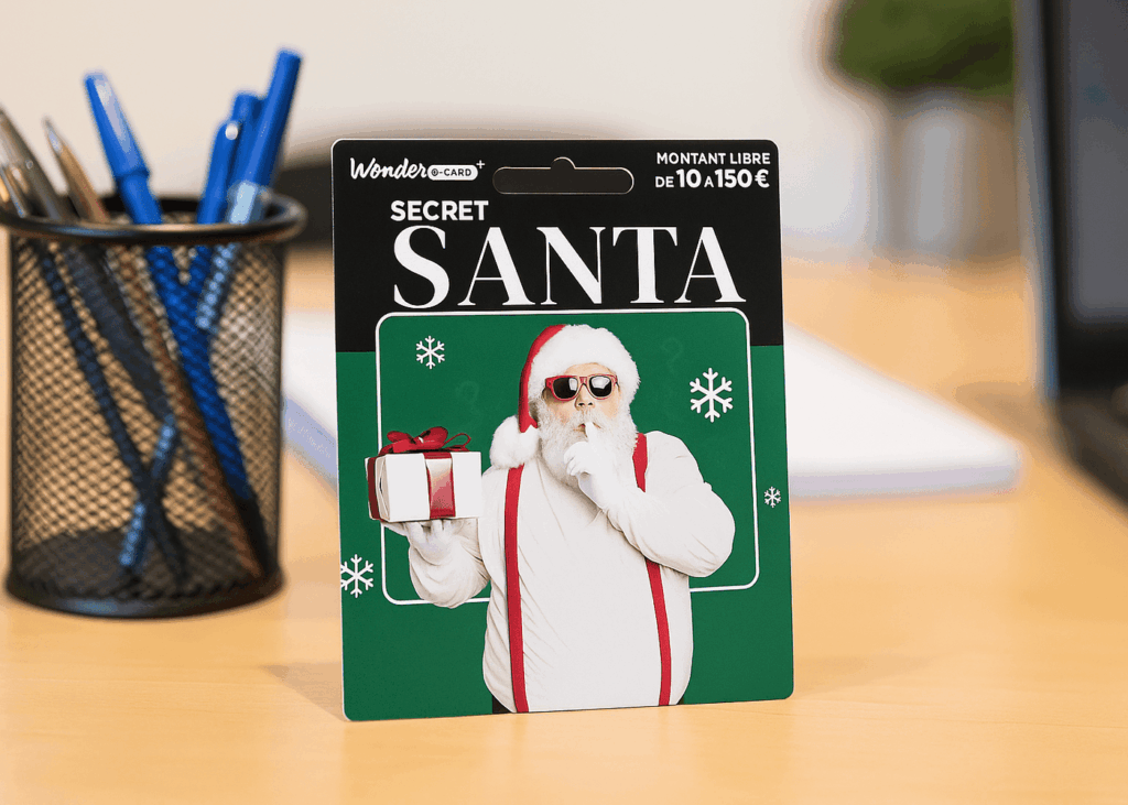 carte-cadeau-wonder-e-card-pose-sur-un-bureau-de-travail