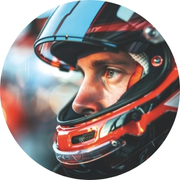 homme-pilote-portant-un-casque