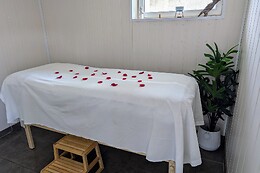 Véronique Geronutti, Naturopathe