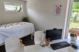 Véronique Geronutti, Naturopathe