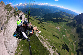 Vol en parapente depuis le Crêt du Loup - Ailes des Aravis - La Clusaz (74)