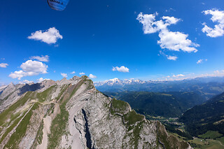 Vol en parapente depuis le Crêt du Loup - Ailes des Aravis - La Clusaz (74)