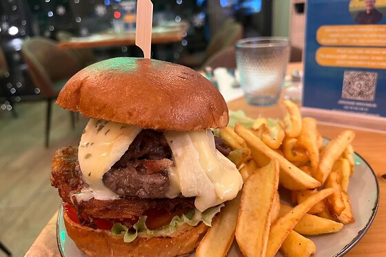 J&J Burger - photo 1