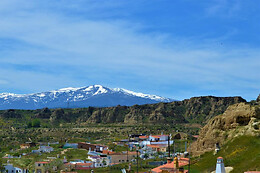 LA MADRIGUERA ECO CAVES