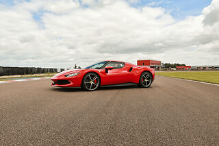 Pass Pilotage Ferrari | 11 circuits en France - Pass 2 tours de circuit / pers