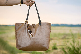 Atelier création sac cabas Axelle en cuir près d'Angers (49)