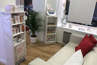 Consultation, gommage du corps et modelage des mains à l'Institut Guinot Paris Madeleine (75009)