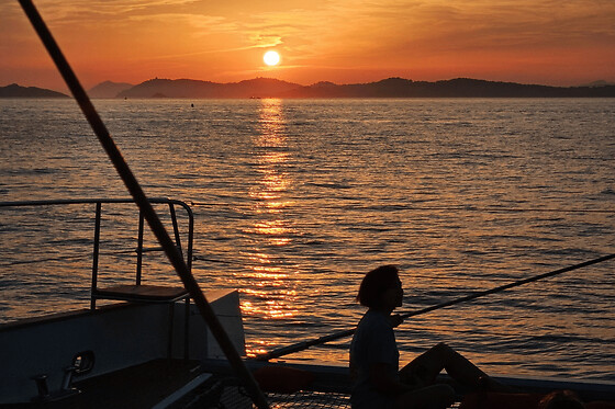 Soirée en catamaran en mer depuis Hyères (83)