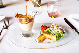 Repas pour 2 à La Rose Trémière à Saint-Michel-en-l'Herm (85)
