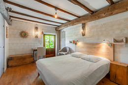 Aux chambres des Bujours