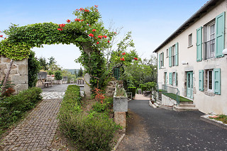 Un séjour gourmand en roulotte pour 2 à Auberge La Tomette, The Originals Relais*** à Vitrac (15)