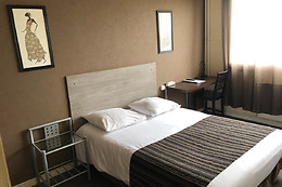 Adonis Lyon Est Artys Hôtel ***