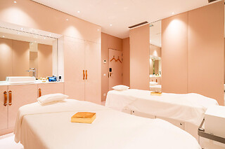 Un gommage du corps au Spa TERRAKÉ - Hôtel Bowmann à Paris (75008)