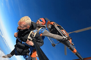 Saut en parachute depuis un hélicoptère près de Genève (74) - Haute Saison - Le samedi du 01/03 au 31/10