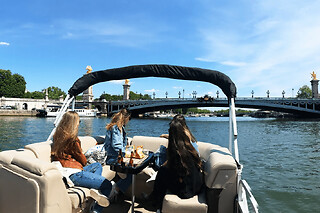 Croisière privée en bateau sur la Seine depuis Paris 15ème - Croisière 1h30 - Forfait de base