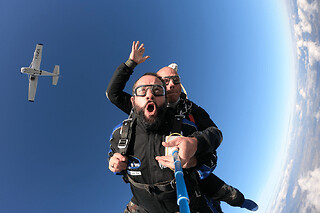 Saut en parachute en tandem proche d'Angers (72) - Période orange