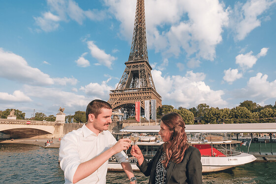 Soirée & apéro avec vin/bière sur la Seine par Les Vedettes