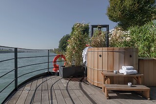 Un séjour bien-être en duo à La Péniche "Bed And Bicycle" - Vienne à Sainte-Colombre (69)