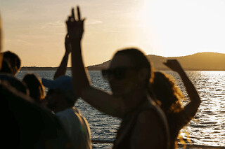 Journée en bateau à Formentera + sunset party depuis Ibiza