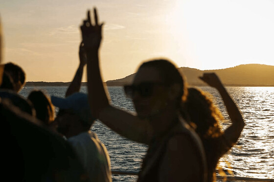 Journée en bateau à Formentera + sunset party depuis Ibiza
