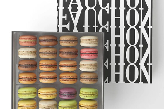 Un coffret de macarons - FAUCHON Paris