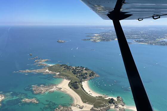 Vol en ULM Multiaxe à Dinard (35) - Le grand cœur de la côte d'Emeraude (20 minutes)
