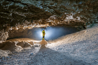 Spéléologie dans la Grotte Aven Cordier (07)