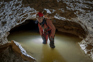 Spéléologie dans la Grotte Aven Cordier (07)
