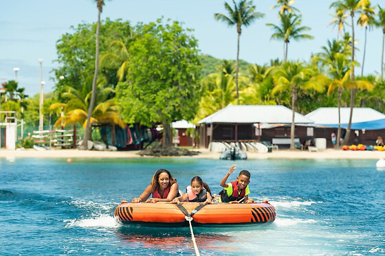 Bouée tractée dans la Baie du Marin en Martinique (972)