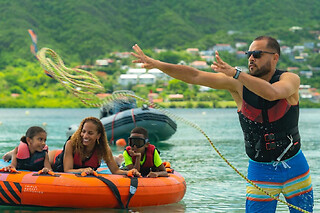 Bouée tractée dans la Baie du Marin en Martinique (972)