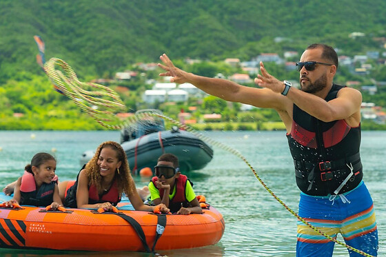 Bouée tractée dans la Baie du Marin en Martinique (972)