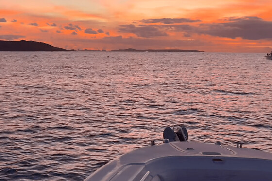 Coucher de soleil en bateau à Saint Martin (97)