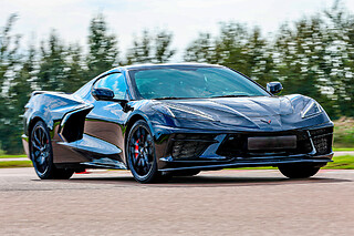 Pilotage duo Corvette C8 / Ford Mustang Shelby GT500 (2x2 tours) sur le Circuit de Saint-Laurent de Mure (69)