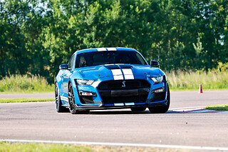 Pilotage Ford Mustang Shelby GT500 (3 tours) sur le Circuit de Mettet (B)