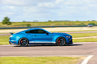 Pilotage Ford Mustang Shelby GT500 (3 tours) sur le Circuit de Mettet (B)