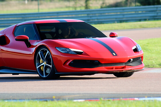 Pilotage Ferrari 296 GTB (2 tours) sur le Circuit de Haute Saintonge (17)