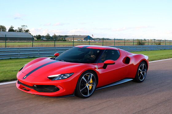 Pilotage Ferrari 296 GTB (2 tours) sur le Circuit de Haute Saintonge (17)