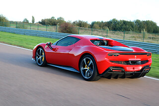 Pilotage Ferrari 296 GTB (2 tours) sur le Circuit de Haute Saintonge (17)