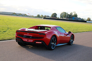 Pilotage Ferrari 296 GTB (2 tours) sur le Circuit de Haute Saintonge (17)
