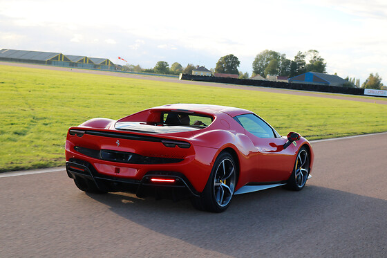 Pilotage Ferrari 296 GTB (2 tours) sur le Circuit de Haute Saintonge (17)