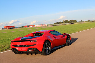 Pilotage Ferrari 296 GTB (2 tours) sur le Circuit de Haute Saintonge (17)
