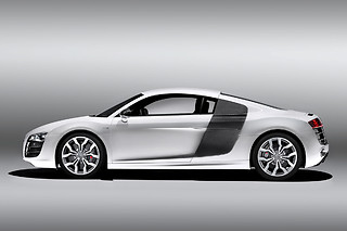 Pass Pilotage Audi R8 | 22 circuits en France - Pass 4 tours de circuit / pers