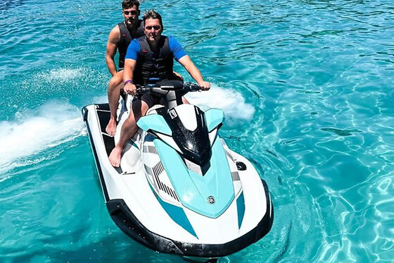 Sortie en jet-ski avec guide jusqu'à Cala Salada, à Ibiza