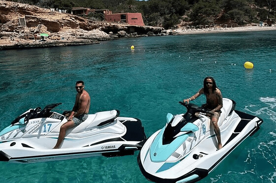 Sortie en jet-ski avec guide jusqu'à Cala Salada, à Ibiza