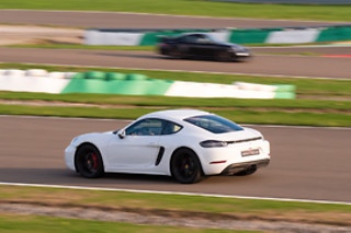 Découverte Porsche Cayman S 718 (10 tours) sur le Circuit de Clastres (02)